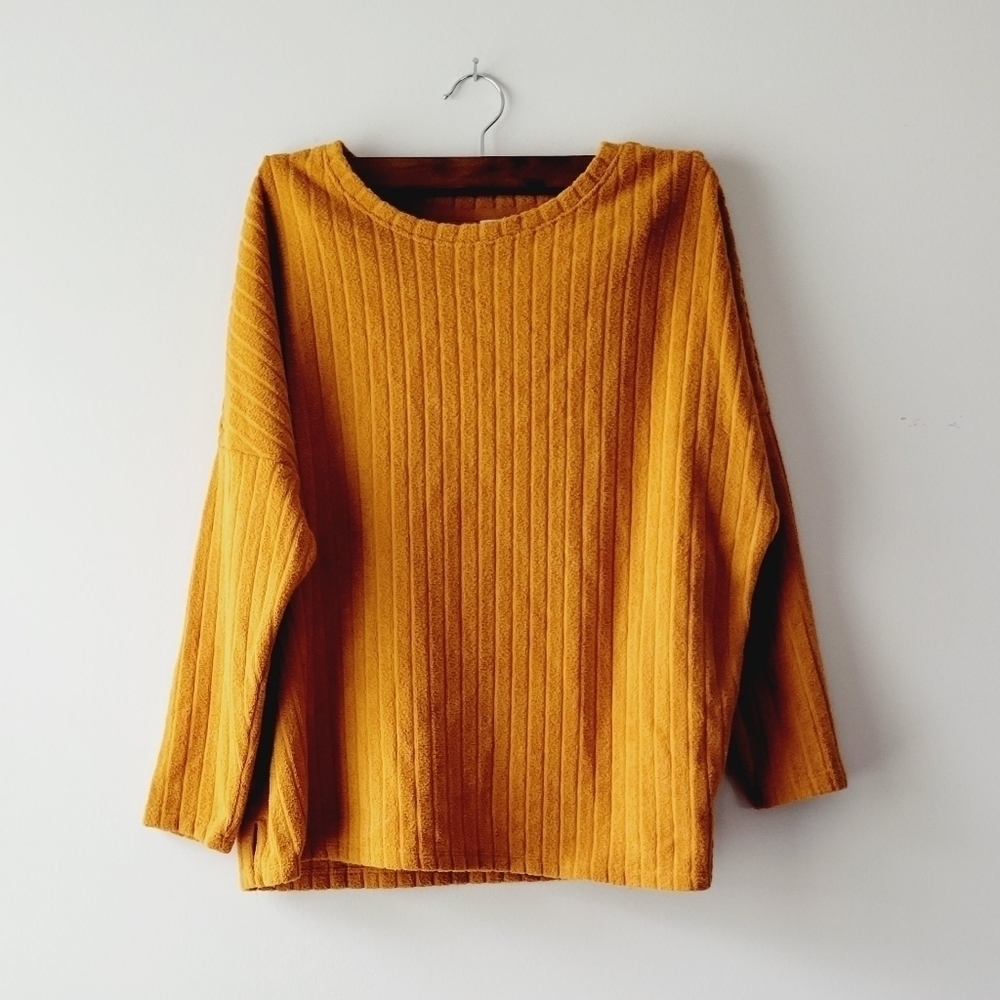 Old Navy mustard‎ color 3/4 sleeve round neck top size S